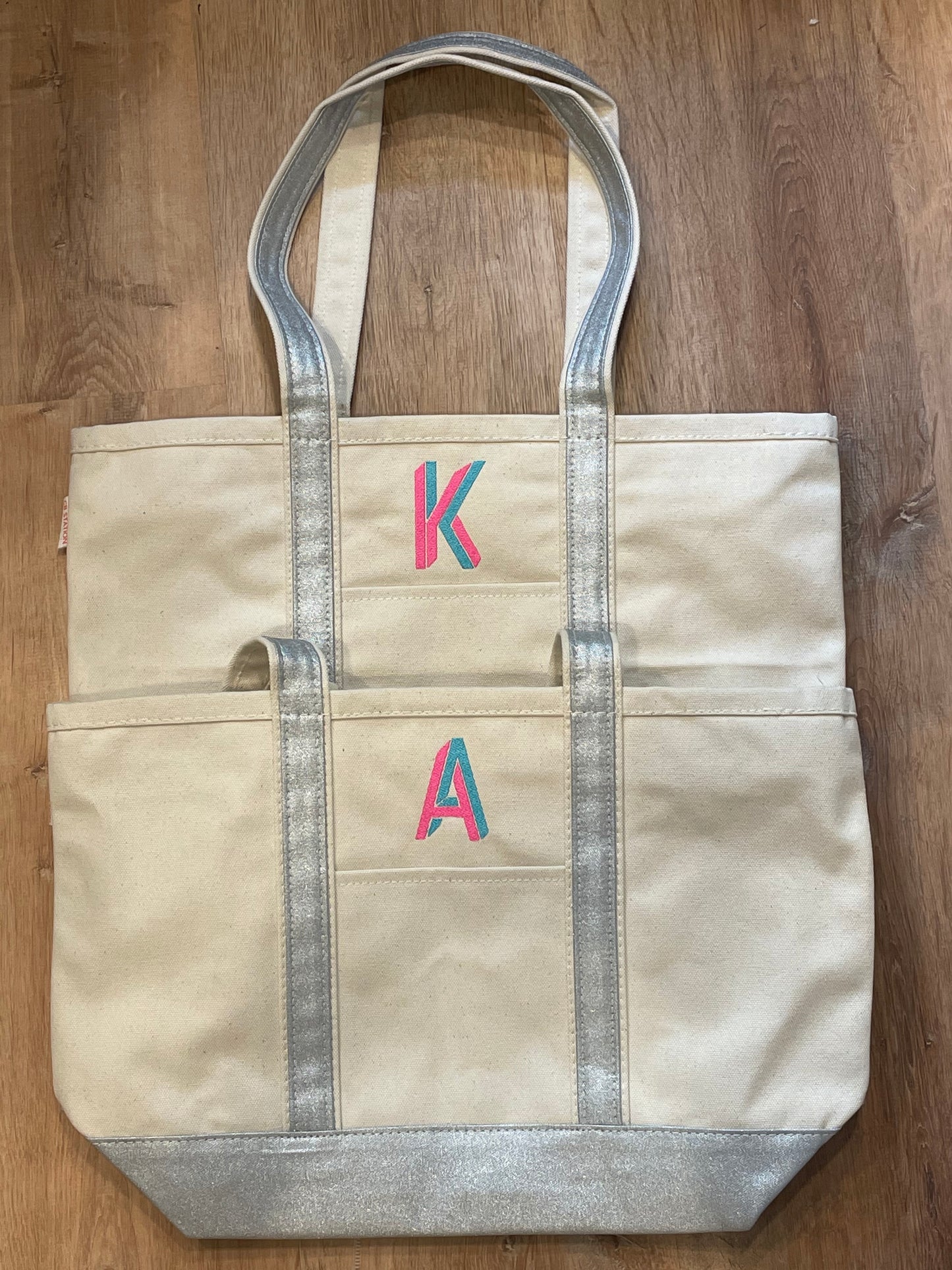 Medium Luxe Boat Tote (Silver)